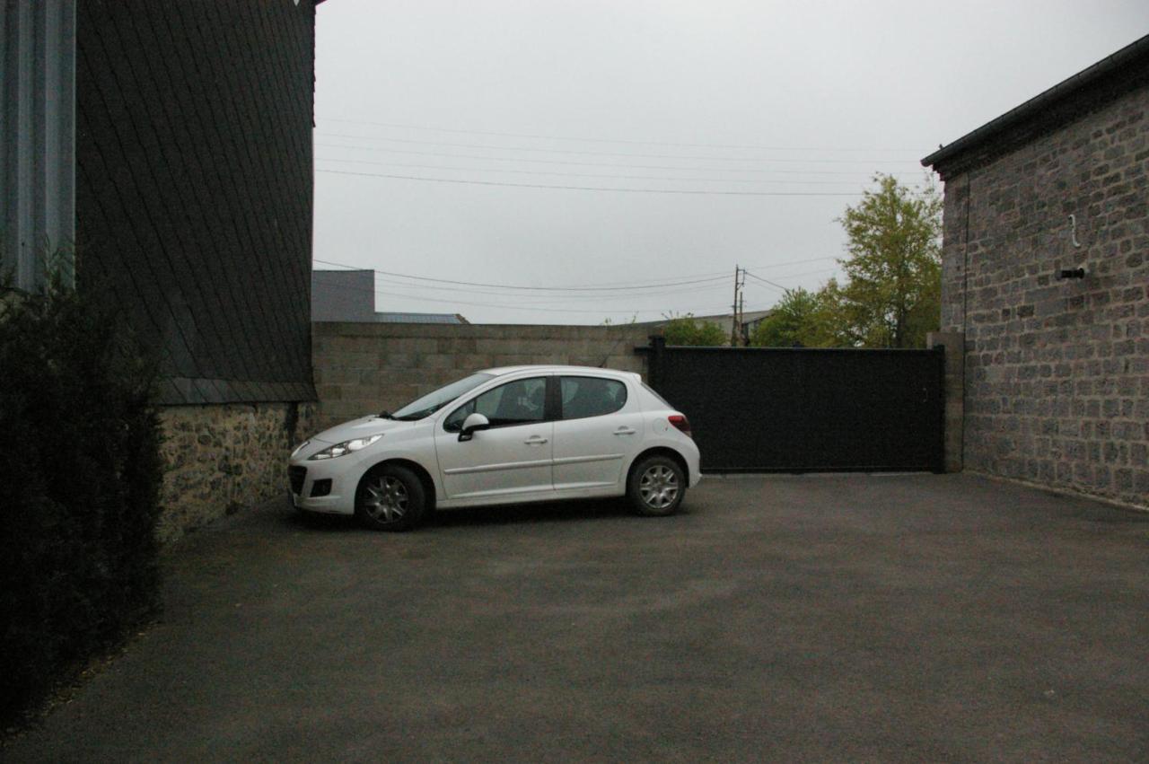 Au Charme D'Antan Bed & Breakfast Feron Bagian luar foto