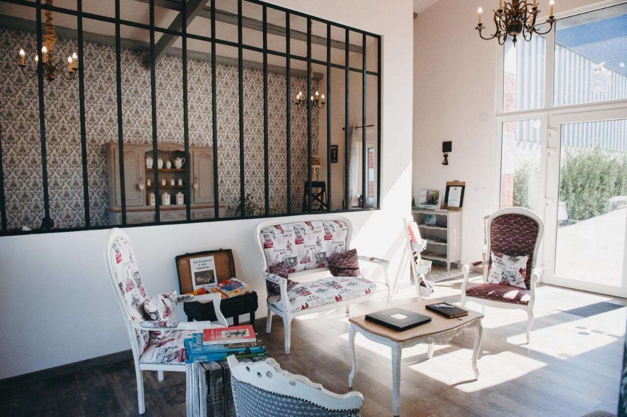 Au Charme D'Antan Bed & Breakfast Feron Bagian luar foto