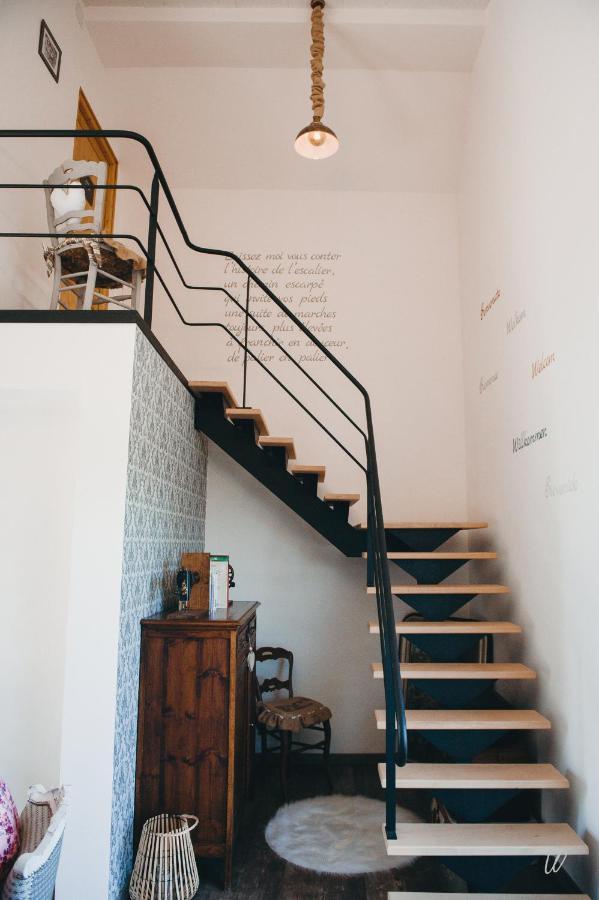 Au Charme D'Antan Bed & Breakfast Feron Bagian luar foto